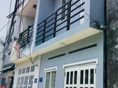 NHÀ NHỎ CHO GIA ĐÌNH LÊ QUANG ĐỊNH HXH TỚI NHÀ - MUA Ở - GIỮ TIỀN - ĐẦU TƯ VẪN TỐT NHÀ BÁN HXH LÊ QUANG ĐỊNH :point_right: có CÔNG NĂNG ĐẦY ĐỦ :point_right: :point_right: nói KHÔNG LỘ GIỚI, KHÔNG QUY HOẠCH :point_right: chỉ 2.77 Tỷ có THƯƠNG LƯỢNG. Mô tả: + Hẻm xe hơi tỚI cửa, đầu tư vô đối. Phân khúc hiếm có nhà vị trí đẹp bán. + Kết cấu 1 trệt 1 lầu PK, 2 PN + Bếp + Wc ở tầng trệt, sạch sẽ tinh tươm. Ban công đón nắng, đón gió mát mẻ cả ngày. + Vị trí cực đỉnh cách Phạm Văn Đồng 500m, ra sân bay chỉ bằng cái nhấn ga. Hẻm cụt an ninh, vị trí hẻm có thể thông ra Trần Bình Trọng , Nguyễn Trung Trực, gần trục đường Nguyễn Văn Đậu.