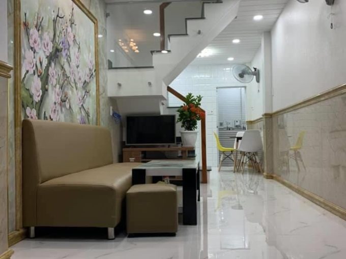 Cần bán gấp nhà /NGUYỄN DUY CUNG,F.12,Q.GÒ VẤP DTSD: 56m2 trệt lửng lầu pk,pb,3pn,2wc Vị trí : cách đường Phan Huy Ích 300m,ngay sau lưng UBND phường 12,cách mặt tiền đường Nguyễn Duy Cung 50m nội thất được trang bị đầy đủ 2 tỷ 690 (tl) sổ Hồng chính chủ bao sang tên