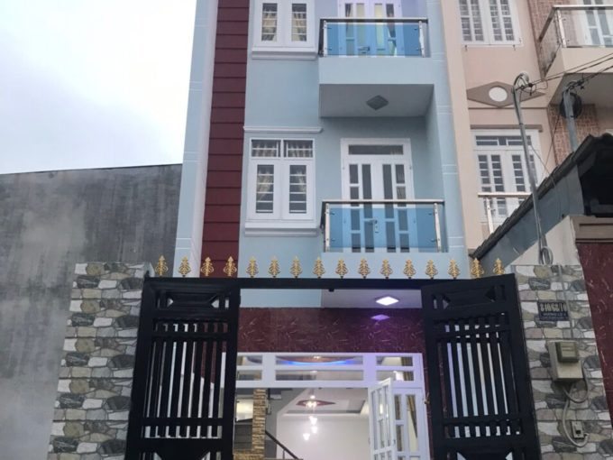 "Nhà bán 840// Hl2 .4*16 đúc 4 tấm , 5 pn, có sân để xe hơi .Hẻm 7 m , xe hơi quay đầu . Nhà mới dọn vào ở liền .giá bán , 4t430 . Còn thương lượng lượng . Sổ Hồng bao sang tên