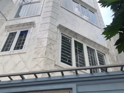 "Bán đất tại khu dân cư vip đường 27, Hiệp Bình Chánh, đường nội bộ khu dân cư 6m, thông thoáng liền kề với khu biệt thự cao cấp và view sông, diện tích 60.8m2 , 4.81x 12.52 - Là khu dân cư hiện hữu, có hạ tầng giao thông thuận lợi cho việc di chuyển vào trung tâm TP chỉ mất 10 đến 15 phút xe máy. - Tiện ích khu vực gồm có trường mầm non, trường THCS Ngô Chí Quốc, trung tâm Anh Ngữ, chợ Hiệp Bình Chánh, trạm y tế và hàng loạt nhà hàng khách sạn khác... - Giá: 4.190 tỷ TL it - LH: 0946061305 c Hương"